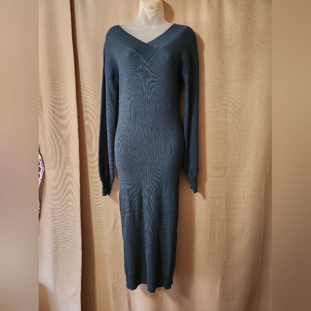 NWT- HIPPIE ROSE SWEATER MAXI